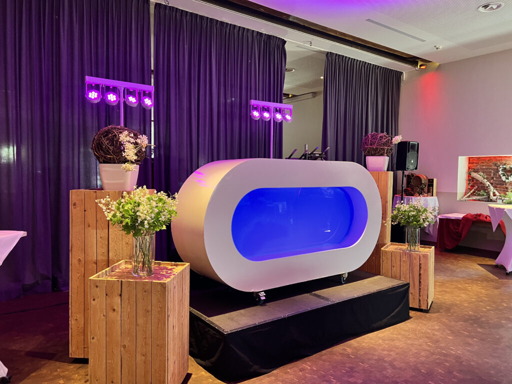 DJ Booth op podium