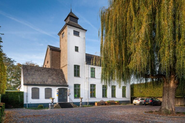 Voorzijde Kasteel Eyckholt