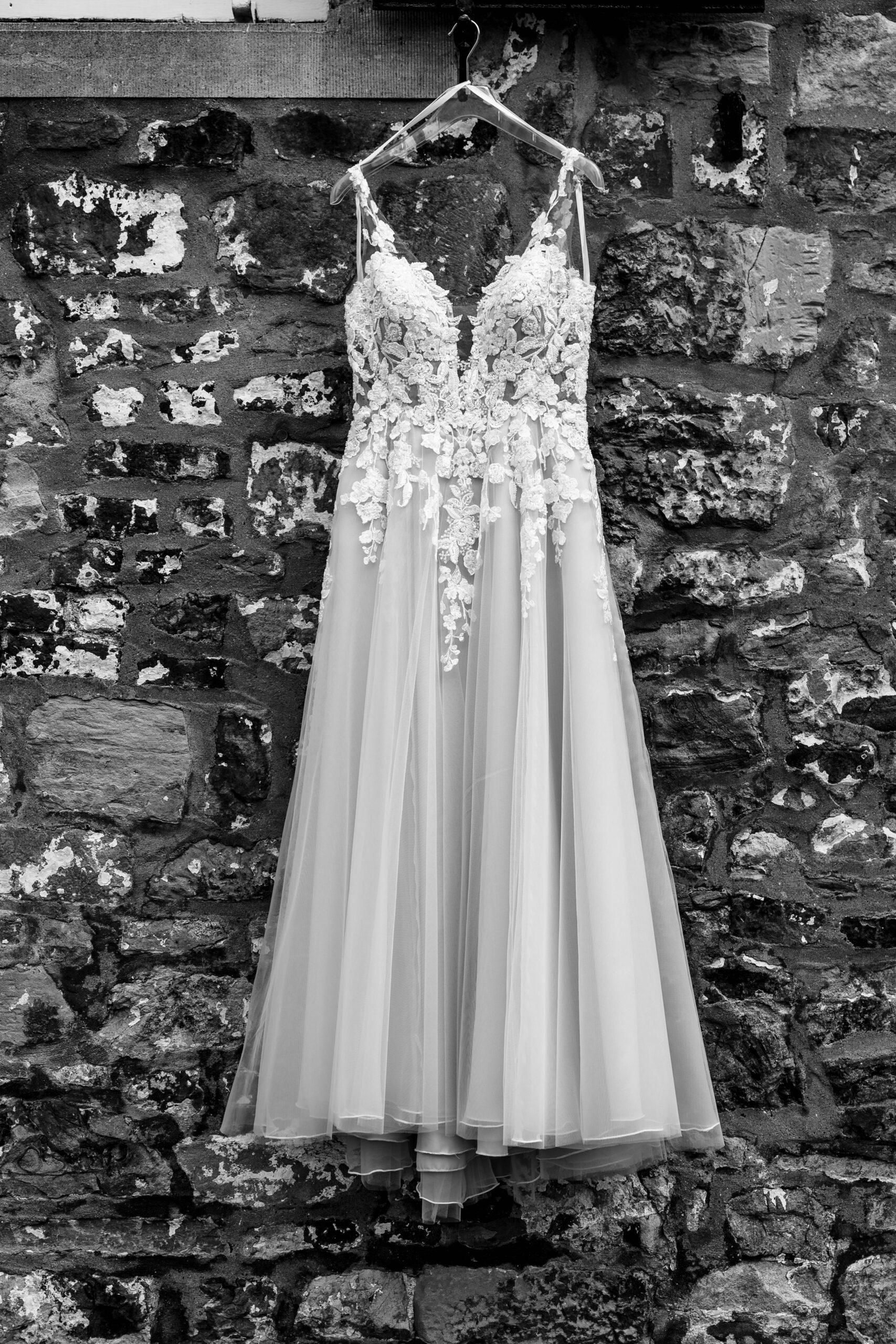 Trouwjurk in zwart wit bij Kasteel Erenstein