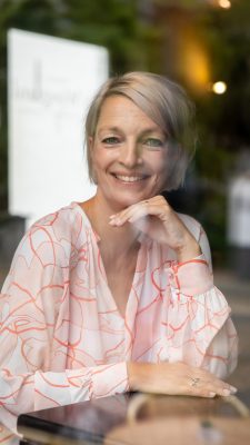 Zangeres Willeke Simons portret foto