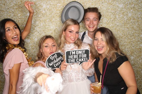 Fotobooth bruiloft met groep mensen