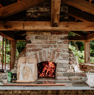 Pizza oven in de tuin van vakantiewoning Paap 1848