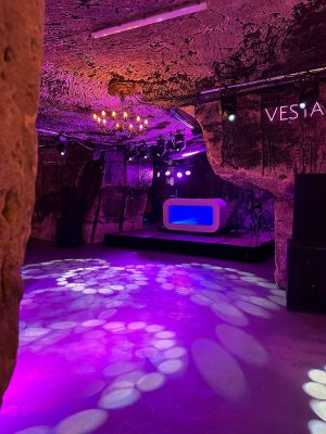 DJ Booth in grot Limburg