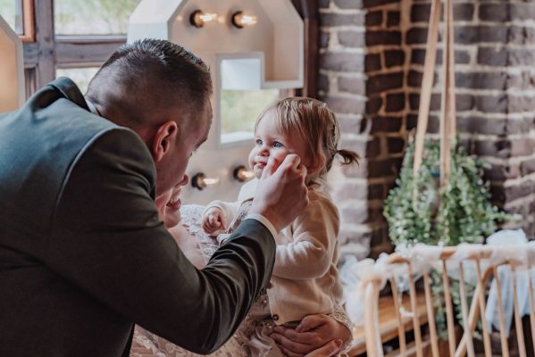 Bruidegom met dochtertje