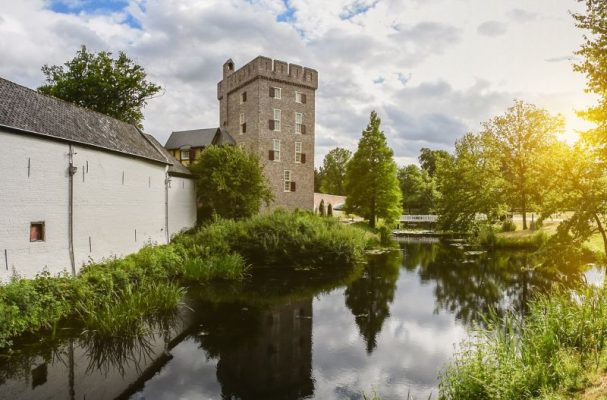 Kasteel Daelenbroeck in de ochtend