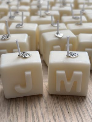 Kaarsen bruidspaar JM met letter handgemaakt